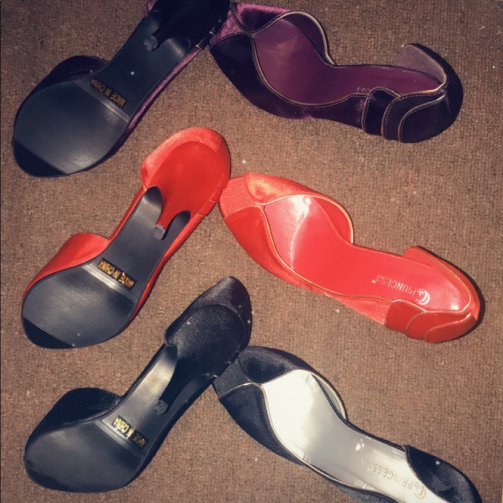 3 pairs 🖤❤️💜of silk heels material 👠